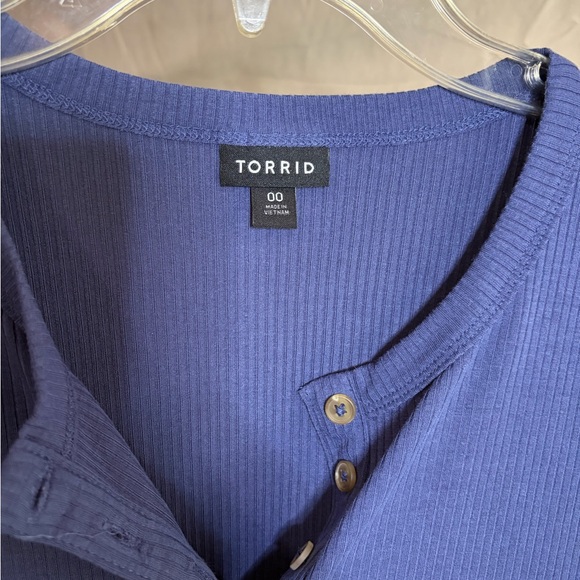 torrid Periwinkle Ribbed Henley Top - Picture 2 of 4